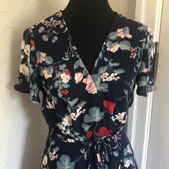 Ladies Dynamite Garden Party Wrap Dress - Size Small - Picture 2 of 9